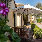 Alloggio per agriturismo Tenuta La Chiusa *