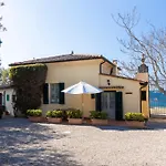 Alloggio per agriturismo Tenuta La Chiusa *