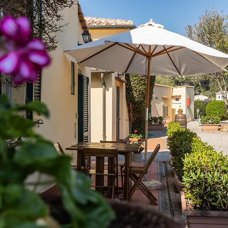 Alloggio per agriturismo Tenuta La Chiusa *